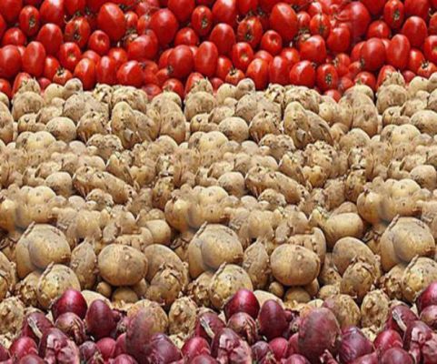 टमाटर, प्याज और आलू ने बिगाड़ा बजट, आसमान पर पहुंची कीमतें, जानें कब मिलेगी राहत