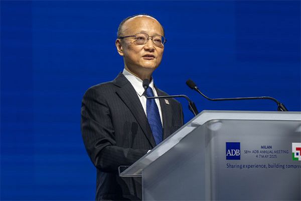 एडीबी अध्यक्ष का जटिल चुनौतियों को एक साथ हल करने के लिए सामूहिक कार्रवाई का आह्वान
