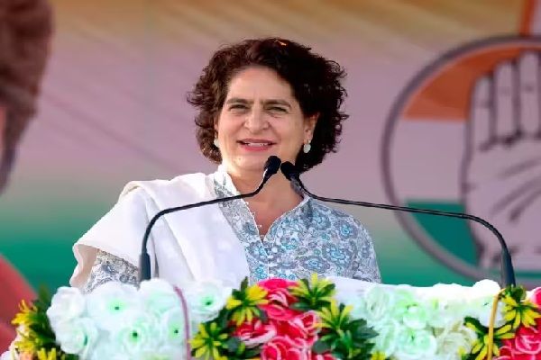  बालोद में प्रियंका गांधी की सभा, कहा- &lsquo;वापस आ रही है कांग्रेस&rsquo;