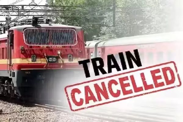 CG रेलवे नए साल में बढ़ी परेशानी कई एक्सप्रेस हुई कैंसिल, दर्जनभर घंटों लेट...