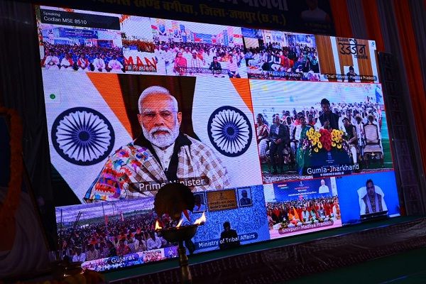 मुख्यमंत्री श्री विष्णु देव साय जशपुर जिले के बगीचा गांव के स्वामी आत्मानंद हायर सेकेंडरी स्कूल परिसर में प्रधानमंत्री जनजाति आदिवासी न्याय महाअभियान (पीएम जनमन) में शामिल हो रहे हैं