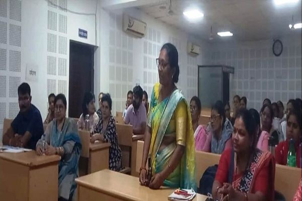 शहरी अजीविका मिशन की समीक्षा बैठक राज्य स्तरीय दल द्वारा