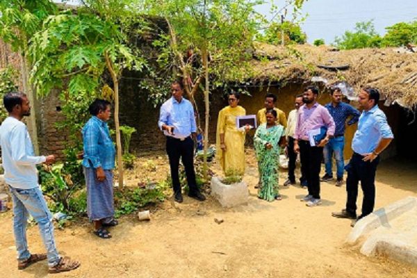 प्रधानमंत्री आवास योजना अंतर्गत अपूर्ण आवासों को जल्द से जल्द पूरा करें: सीईओ