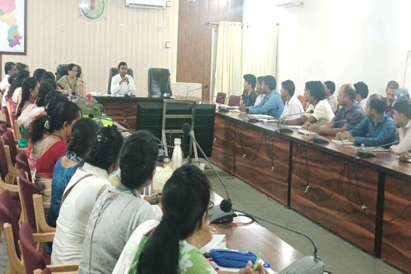 राहुल वेंकट के अध्यक्षता में जिला स्तरीय छात्रावास एवं आश्रम चयन समिति की बैठक 