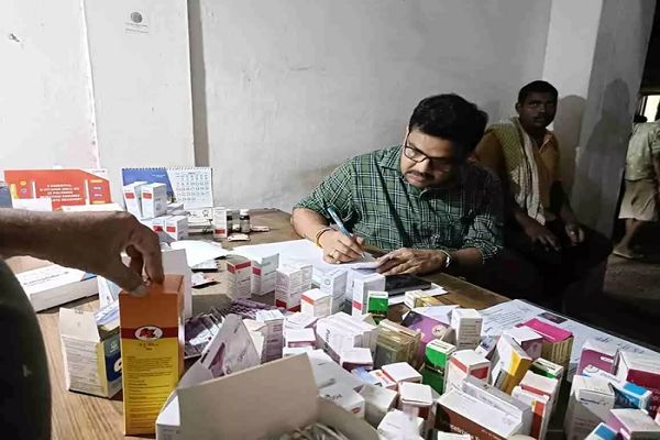 न्यायधानी में राजस्व व स्वास्थ्य विभाग की टीम ने अवैध क्लिनिकों पर कार्रवाई की