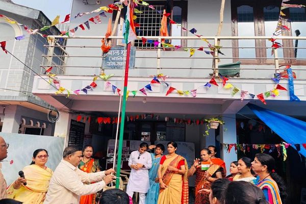 स्वतंत्रता दिवस पर बालगृह कोण्डागांव में राजेंद्र निगम ने किया ध्वजारोहण