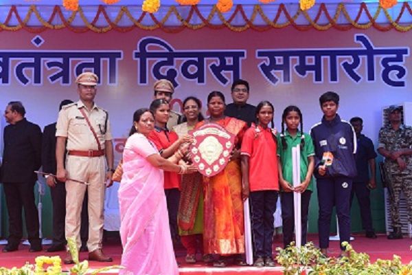 उमंग और हर्षाेल्लास के साथ मनाया गया स्वतंत्रता दिवस समारोह