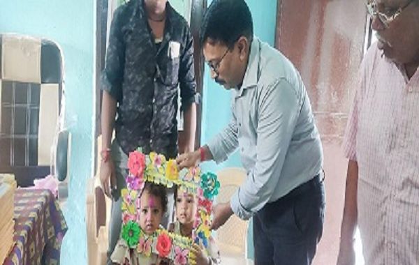  पोषण स्तर जानने बच्चों का कराये वजन