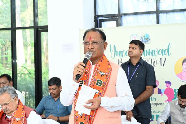 प्रतिभाओं को बढ़ाने में कोई कमी नहीं होने दिया जाएगा- मुख्यमंत्री श्री विष्णुदेव साय*  *शून्य प्रतिशत ब्याज में शिक्षा लोन की सुविधा देने की पहल की जाएगी