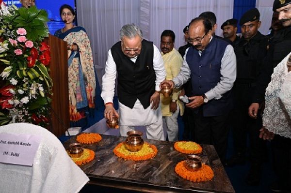 अभी सचेत नहीं हुए तो भू-जल भी प्रदूषित हो जाएगा : डॉ. रमन सिंह
