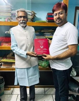 दुर्ग विवि के बाद अब बस्तर के एमए पाठ्यक्रम में पारकर का उपन्यास शामिल