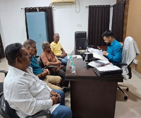 राजनीतिक दलों की बैठक में प्रचार सामग्रियों का दर निर्धारित