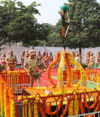 पुलिस स्मृति दिवस पर कवर्धा एसपी ने वीर शहीदों को दी श्रद्धांजली