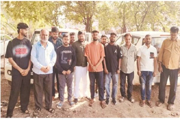रुआबांधा में जुए की फड़ पर रेड,12 जुआरी गिरफ्तार