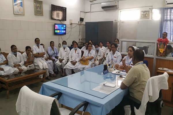 65 साल पुराने अस्पताल को है पेस्ट कंट्रोल की जरूरत, कीड़े-मकोड़े कर रहे मरीज को तंग