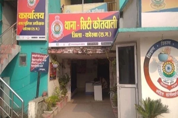 कोतवाली में भिड़े दो एएसआइ ने एक- दूसरे पर जमकर बरसाए बेल्ट-मुक्के