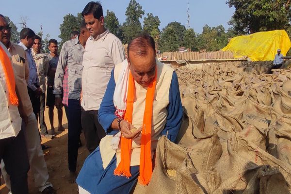  बीजेपी के वरिष्ठ नेता चंद्रशेखर साहू ने जाहिर की अपनी मंशा, प्रदेश में बने दो उप राजधानी 