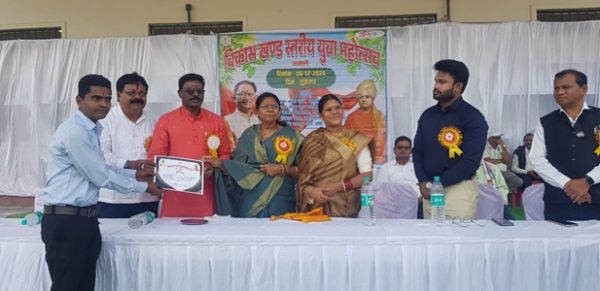 युवा उत्सव का अर्थ युवाओं की प्रतिभाओं को उजागर करना है: अंबिका मरकाम