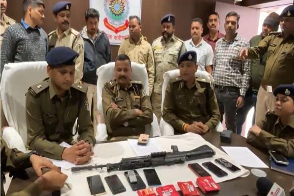 सुरक्षा करने वाला ही निकला चोर, सट्टे और कर्ज ने बनाया गुनहगार! आरक्षक ने बटालियन से चुराया इंसास रायफल, फिर बदले में मांगी 10 लाख की फिरौती&hellip;