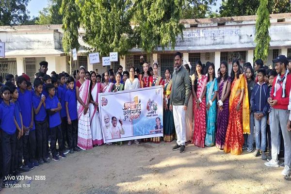 सुशासन पर्व के तहत वीर जनजातीय शहीदों को किया गया नमन