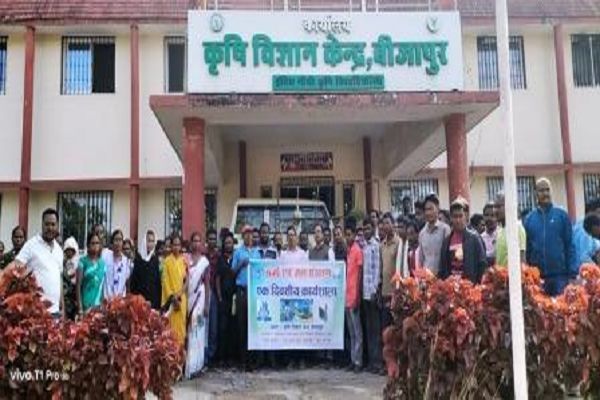 जल व ऊर्जा संरक्षण पर किसानों को जागरूक करने हुआ एक दिवसीय कार्यशाला