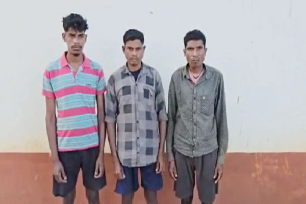 IED ब्लास्ट : 3 नक्सली गिरफ्तार, कब्जे से 3 किलो की IED, प्रेशर बम और विस्फोटक बरामद