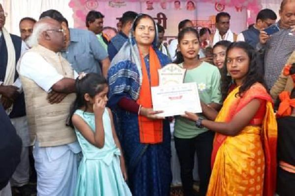 महिलाओं का आर्थिक रूप से सशक्त होना उनके पूरे भविष्य को तय करता है : मंत्री राजवाड़े