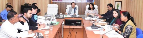  कलेक्टर जनदर्शन के दिन वरिष्ठ नागरिकों का बनाया जाएगा आयुष्मान कार्ड