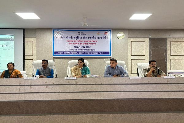 केन्द्रीय राज्य मंत्री ने आकांक्षी जिला दंतेवाड़ा के संबंध में ली बैठक