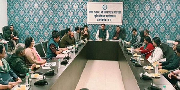 उपलब्ध संसाधनों का समुचित उपयोग करते हुए करें मरीजों का ईलाज : संभागायुक्त