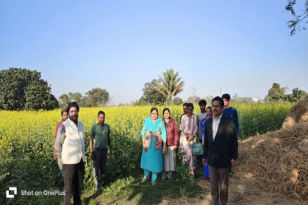 डीईएस ने कृषि विज्ञान केन्द्र  का औचक निरीक्षण किया 