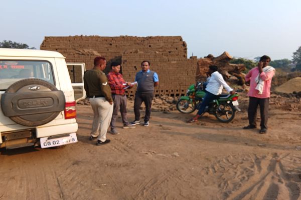  कलेक्टर के निर्देश पर जिले में खनिजों के अवैध उत्खनन, परिवहन और भंडारण पर की जा रही लगातार कार्यवाही