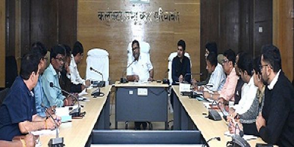 धान खरीदी के अंतिम दिवस तक उपार्जन केन्द्रों का करे भौतिक सत्यापन : कलेक्टर