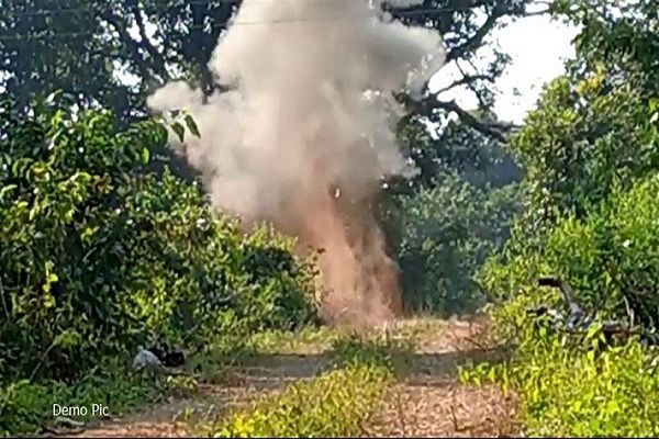 IED ब्लास्ट में 2 जवान घायल