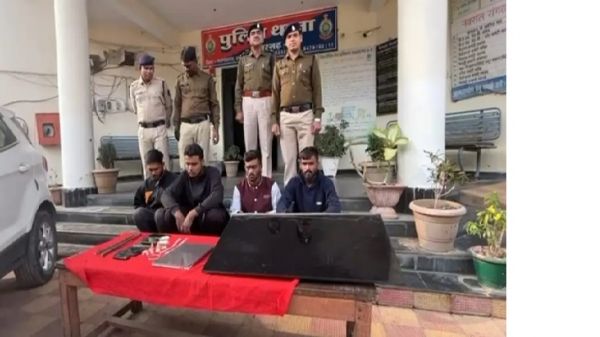 अंतरराज्यीय चोर पकड़ाए : चार चोरों को पुलिस ने किया गिरफ्तार