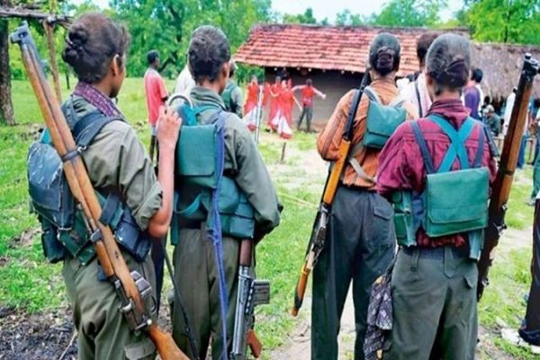 जनअदालत लगाकर नक्सलियों ने की ग्रामीण की हत्या...