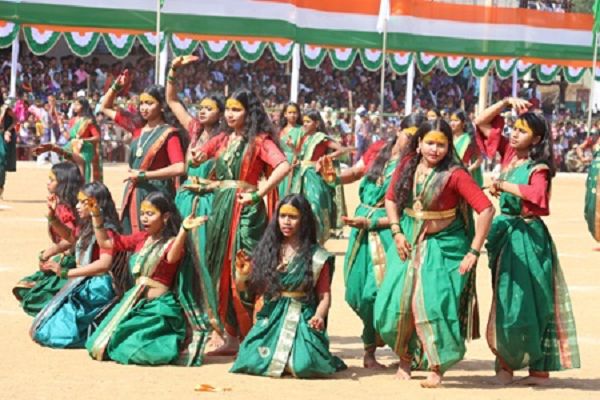 जिले में हर्षोल्लास के साथ गरिमामय ढंग से मनाया गया गणतंत्र दिवस