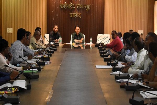 बोर्ड परीक्षाओं को सफलतापूर्वक संपन्न कराने जरूरी व्यवस्था सुनिश्चित करें: कलेक्टर