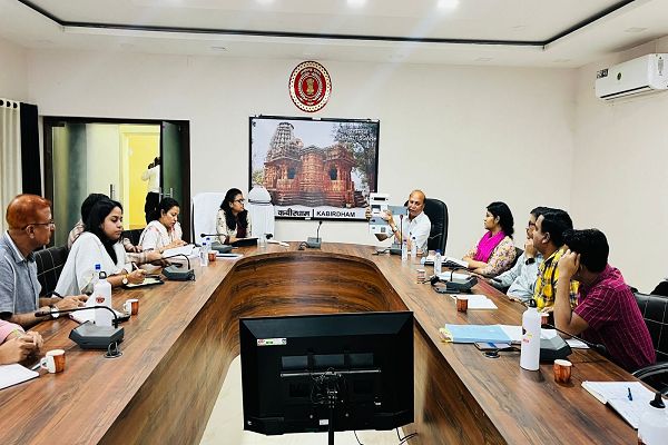 नगरीय निकाय निर्वाचन 2025 : ईव्हीएम मशीन के कमीशनिंग के लिए अधिकारियों को दिया गया प्रशिक्षण
