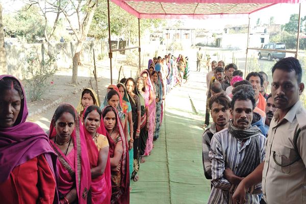 लोकतंत्र का महापर्व: कबीरधाम जिले के पहले चरण में चुनाव कवर्धा और सहसपुर लोहारा के मतदाताओं में भारी उत्साह, शांति पूर्ण मतदान शुरु