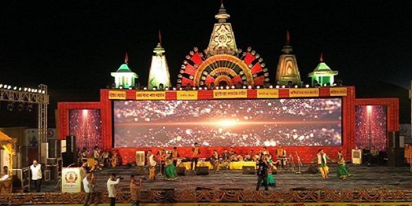 राजिम कुंभ कल्प : मंच पर कलाकार अपनी कला से सभ्यता, संस्कृति और परंपराओं का श्रृंगार कर रहे