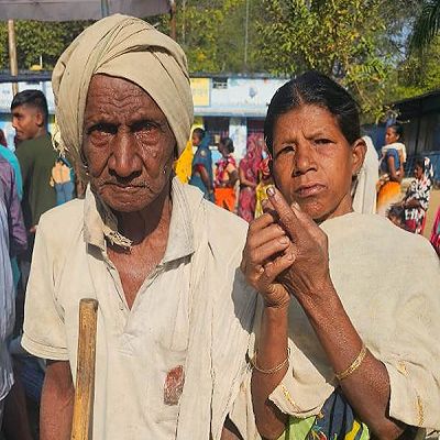 बुजुर्ग मतदाताओं ने उत्साह पूर्वक किया मतदान