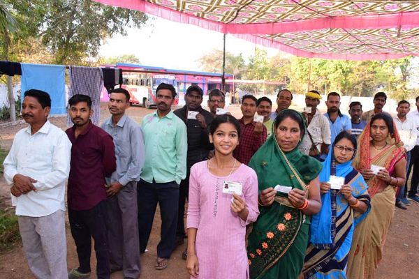 राजनांदगांव जिले में 87 प्रतिशत ग्रामीण मतदाताओं ने किया मतदान