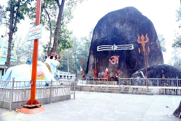 चमत्कारिक भूतेश्वरनाथ हर साल बढ़ती है इस शिवलिंग की लम्बाई