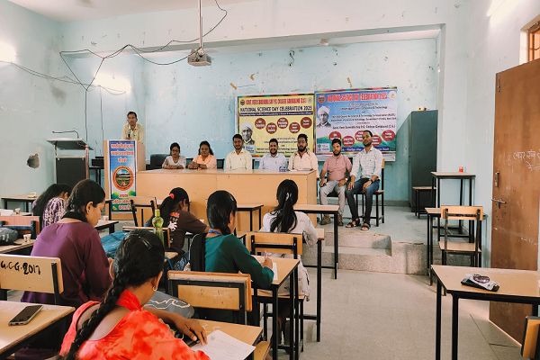 गरियाबंद महाविद्यालय में हुआ क्विज एवं निबंध प्रतियोगिता का आयोजन 