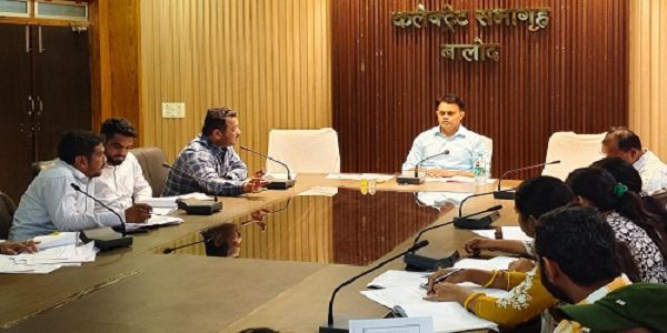 ग्रीष्मकाल में पानी की समुचित प्रबंध सुनिश्चित कराने कलेक्टर ने ली बैठक