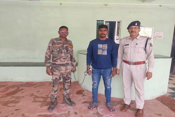 कबीरधाम पुलिस का नशे के कारोबार पर लगातार प्रहार जारी, उड़ीसा-छत्तीसगढ़ बॉर्डर नेटवर्क से जुड़े एक और आरोपी की गिरफ्तारी  