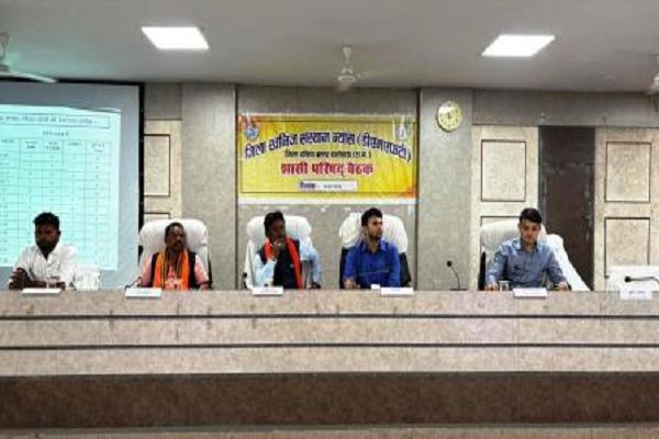 जनजाति ग्रामों के सार्वभौमिक उत्थान के लिए योजनाओं का धरातलीय क्रियान्वयन कर लक्ष्य प्राप्ति तक पहुचाएं : सांसद कश्यप