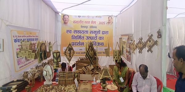 संभागीय सरस मेले को मिल रहा अच्छा प्रतिसाद