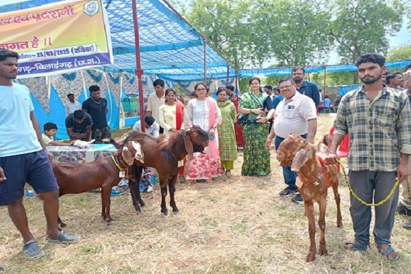 पशु मेला प्रदर्शनी में उत्साहित होकर शामिल हुए पशुपालक
